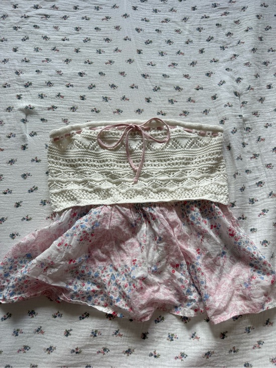 Hollister Tops - Hollister White Crochet-Bust Floral Tube Top